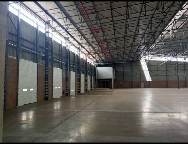 8,300M² WAREHOUSE TO LET IN AIRPORT PARK